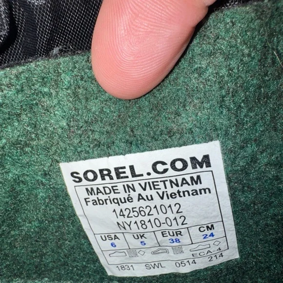 Big Boys Size 6 Sorel Black, Neon Yellow, Gray Winter Snow Boots EUC - Picture 6 of 6